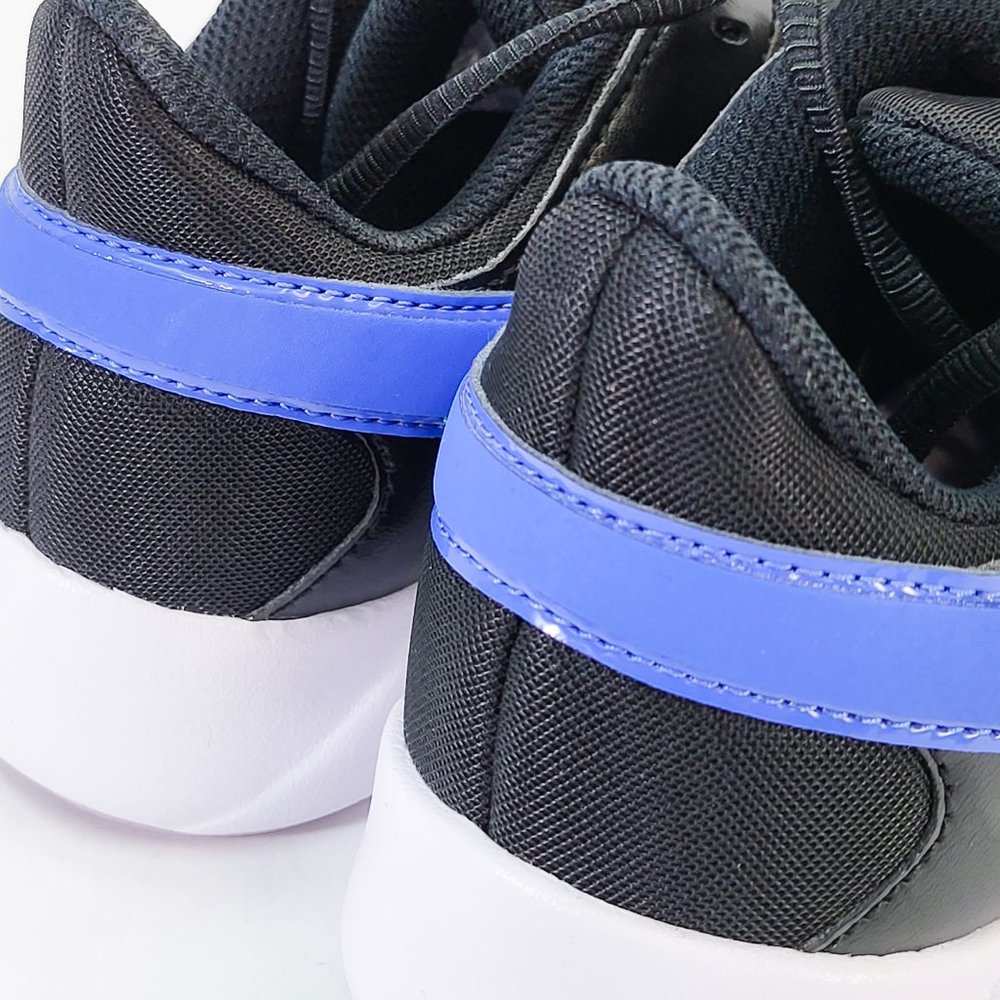 Nike Legend Essential 2 Women's Sneaker Shoe Limited Edition Black CQ9545-045 - Picture 12 of 13